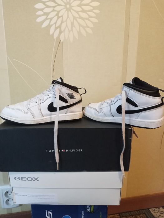 Кроссовки nike air jordan р.33