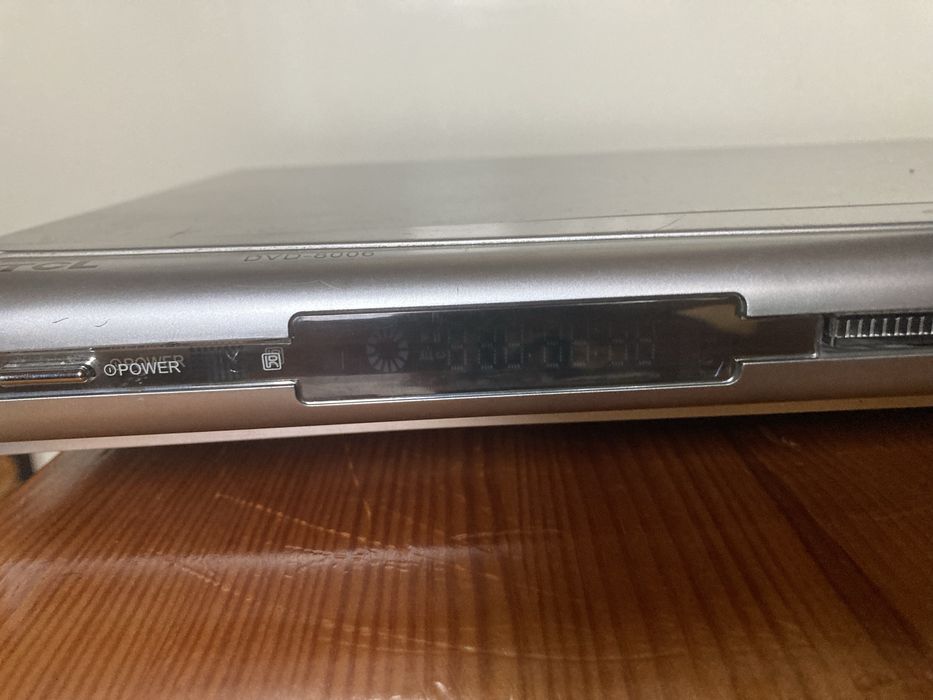 DVD TCL проигрыватель 8006