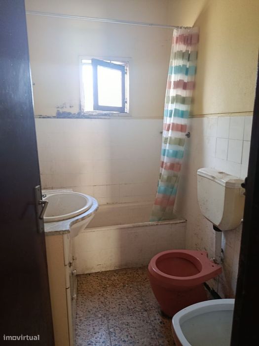 Excelente Oportunidade de Negócio ! Moradia T2 com cave em Pedroso