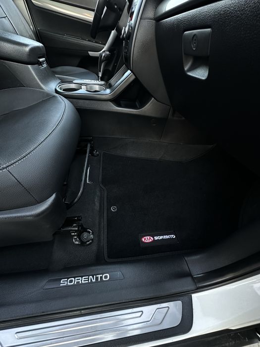 Пригнана з Європи - KIA SORENTO, оригінал пробіг, не фарбована