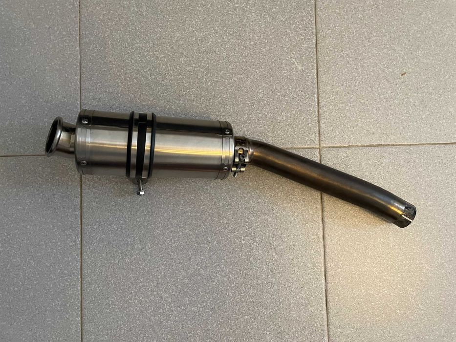 Escape leve e compacto para Yamaha Ténéré 700