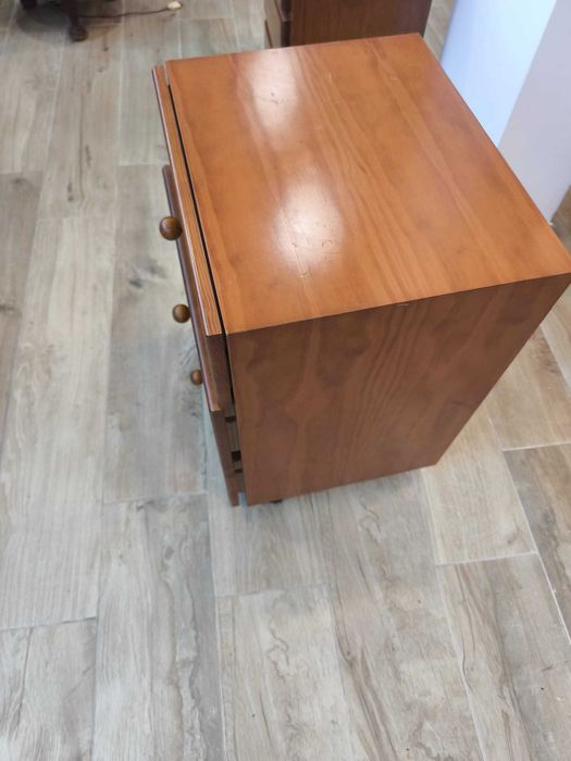 mesa de cabeceira