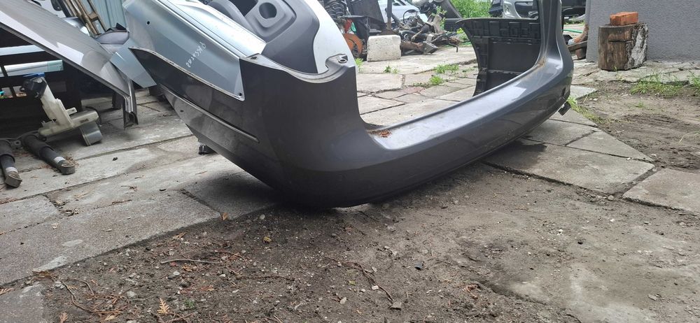 zderzak tył passat b6 kombi la7t