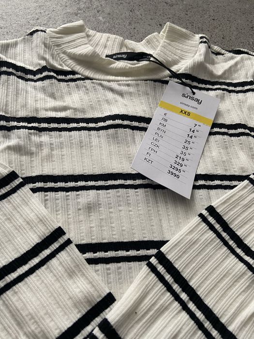 Nowy cienki sweter półgolf w paski Sinsay XXS