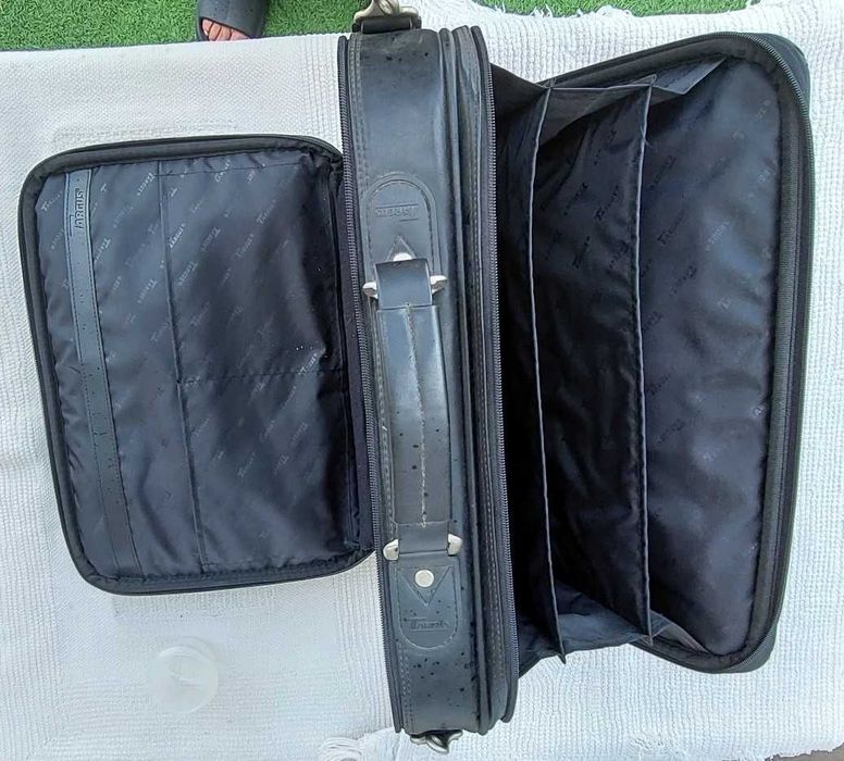 Targus Laptop Bag (Leather) – Used64575372685825124