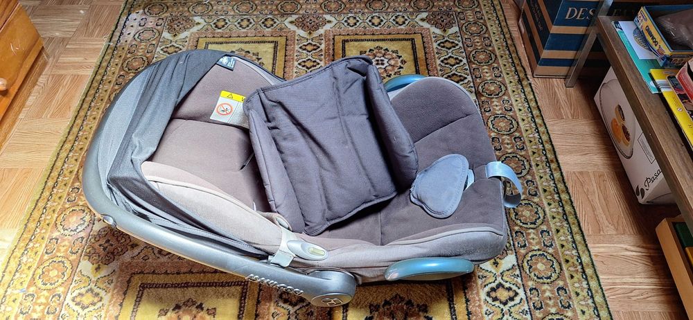 Mega Pack Bebé: Ovo Maxi-Cosi + Base ISOFIX + Espelho Diono + Redutor + Marsúpio