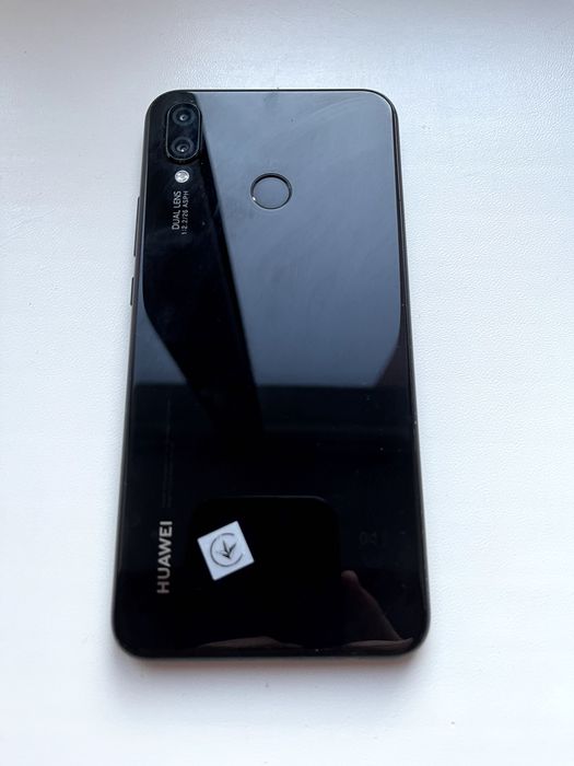 Huawei P Smart+ 4/64, робочий, є нюанси, торг