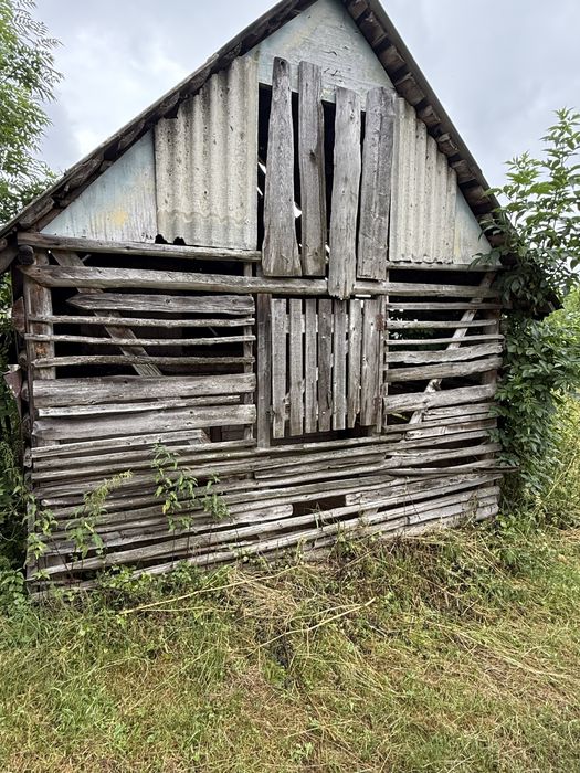 Продається ділянка з будинками у смт. Міжгірʼя