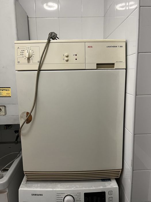 Maquina de lavar (Samsung) e secar (AEG)