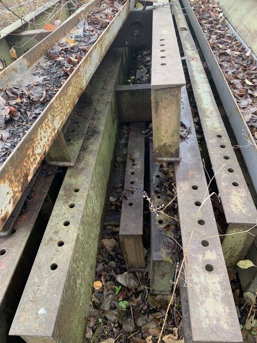 Металеві Таври, Швелер