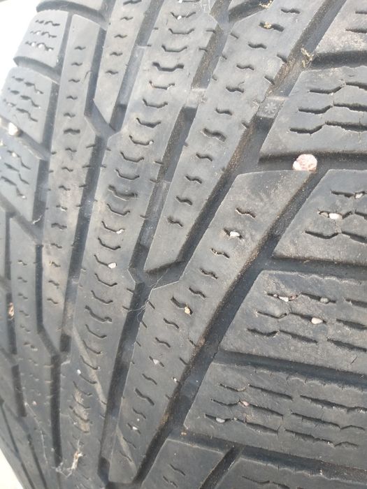 Продам шину Nokian Hakkapeliitta 215.60.16