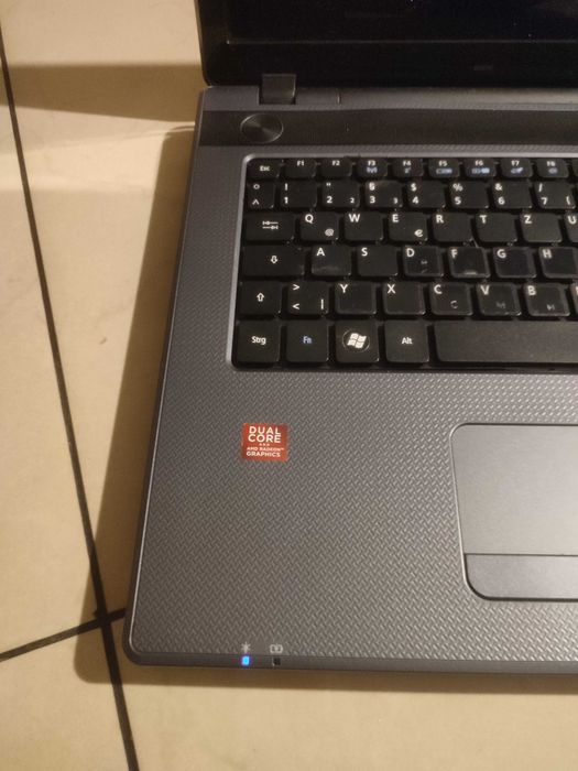 Acer Aspire 7250 17,3 cali defekt