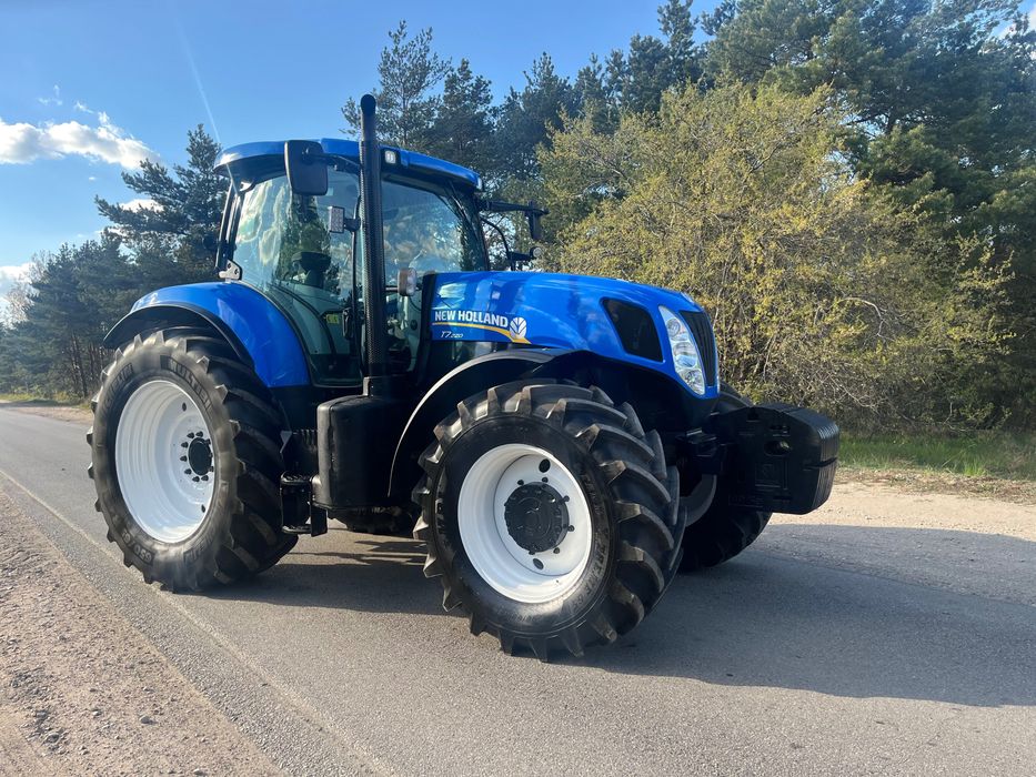 New Holland T7220