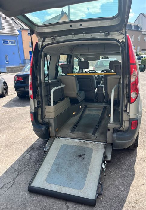Reunult Kangoo adaptada a carrinha de rodas