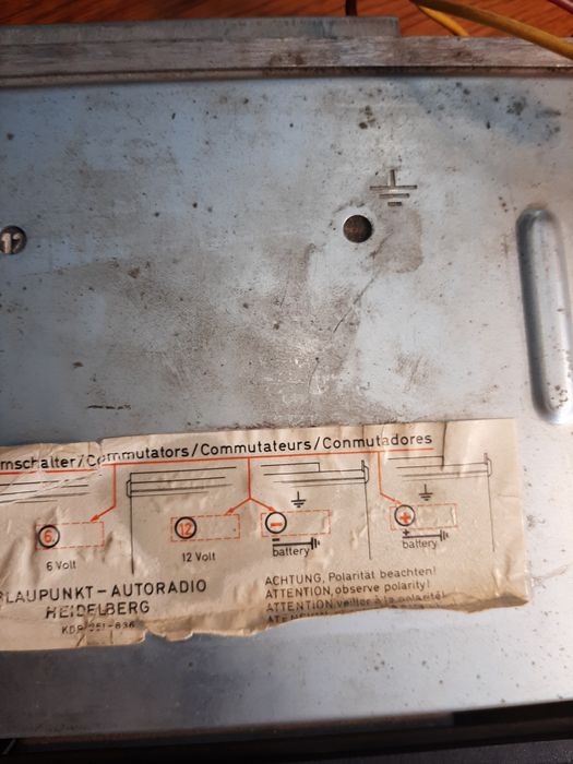 Mercedes w 108  Stare radio samochodowe