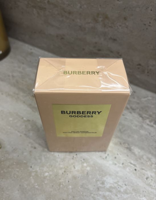 perfum burberry goddess