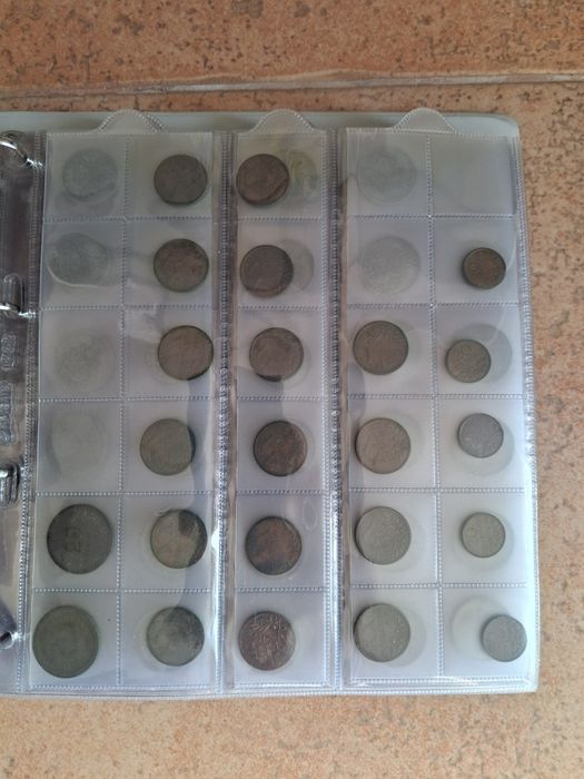 Coleção de 300  moedas portuguesas comemorativas e antigas – 3 pastas numismática