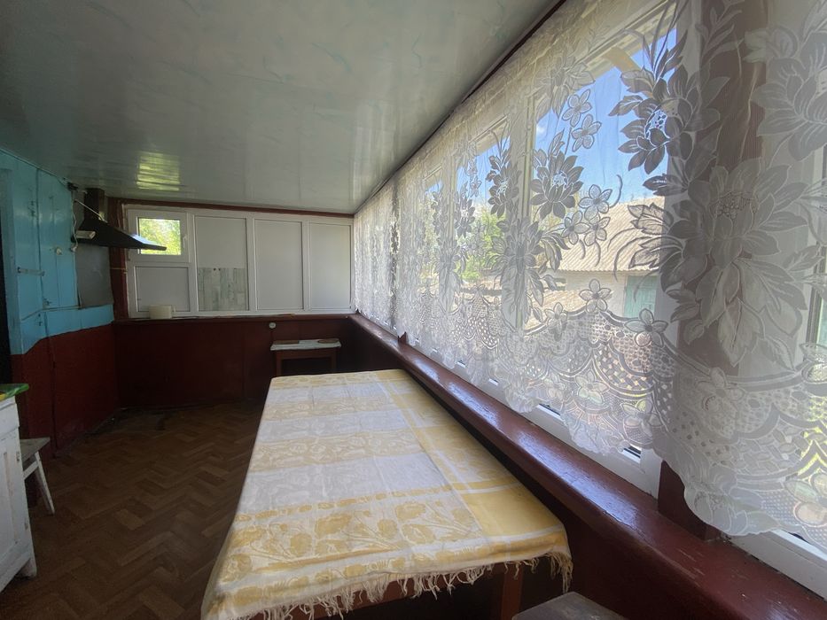 Терміново продається затишний будинок в смт.Брусилів (Нові Озеряни)75 км від м.Києва