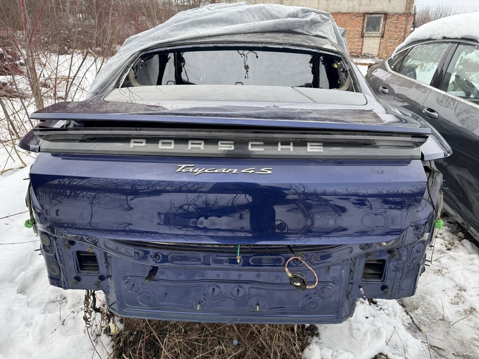 Кришка багажника для porsche taycan колір M5D