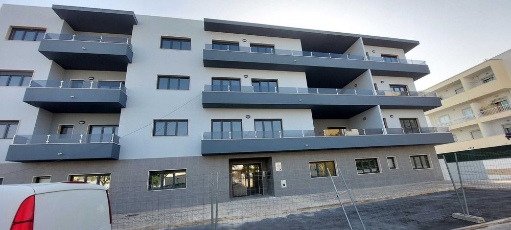 Vendo T3 , impecável, semi-novo.