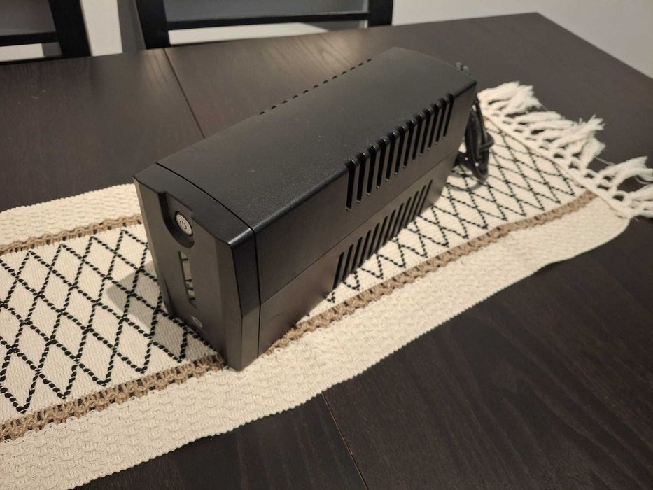 UPS Conceptronic ZEUS 850VA