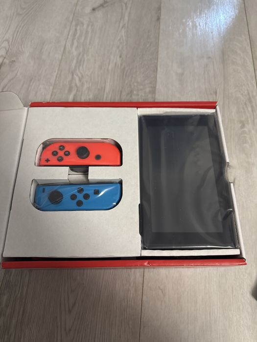 Nintendo Switch Red Blou