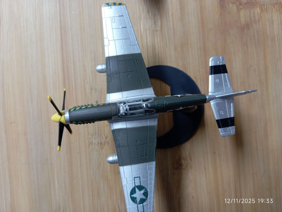 Aviões míticos da segunda guerra mundial.
Caças famosos.
Um Siptfire S