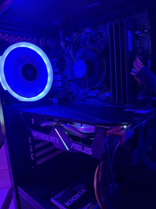 Komputer Gamingowy + 2 monitory (opis)