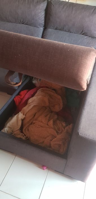 Sofa chaise long cinzento