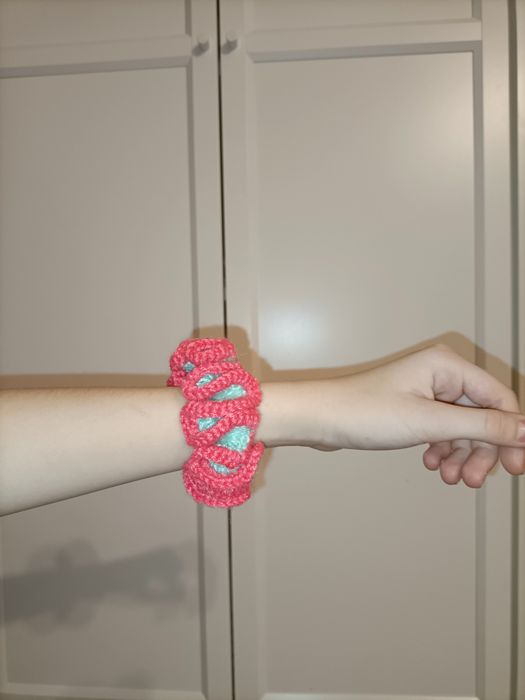 Scrunchie hand made koralowa