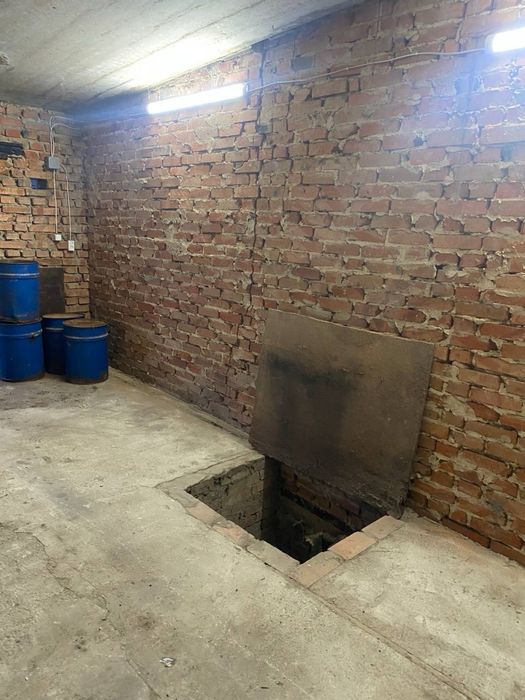 гараж з переоформленям