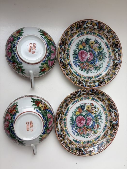 Chávena e pires em porcelana vidrada chinesa, cerca de 1930.