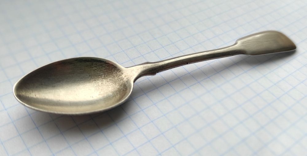 Серебряная чайная ложка