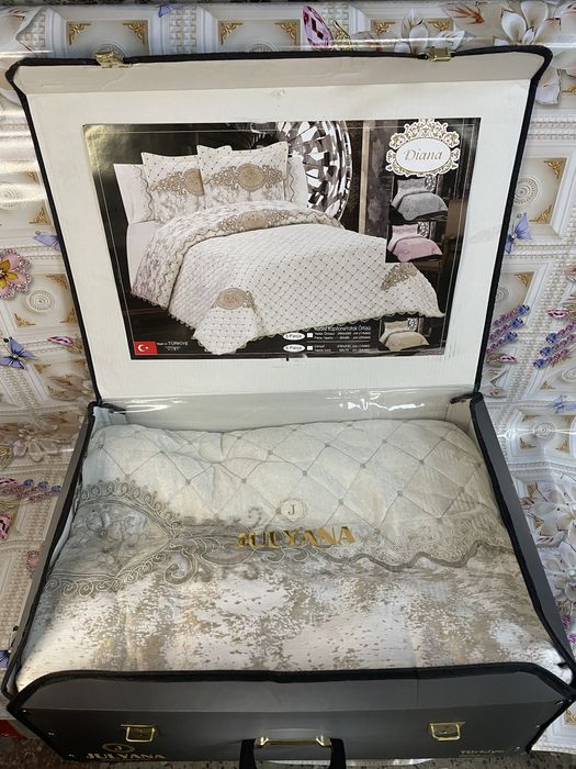 Розкішний комплект плед покривало з мереживом Оксамитове