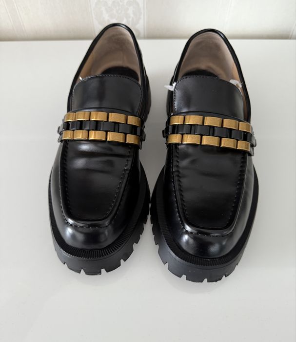 Жіночі лофери ZARA