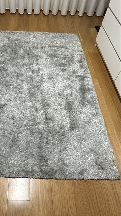 Carpete cinza pelo