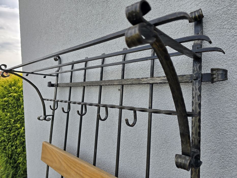 Wieszak kuty na ubrania