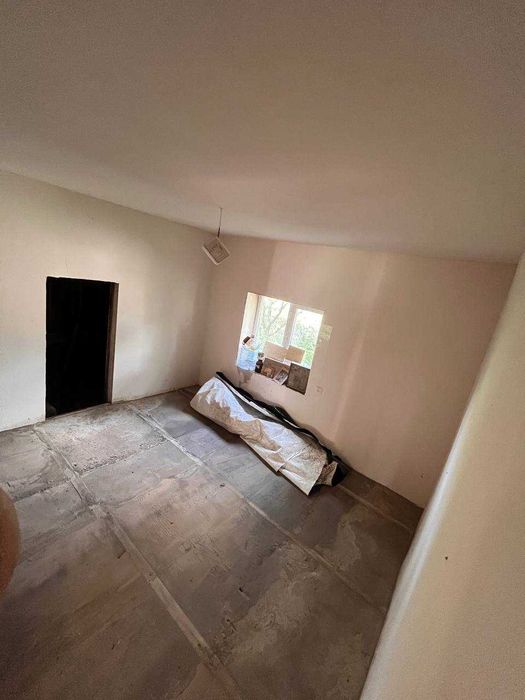 Продам будинок у затишному місці з власним садом