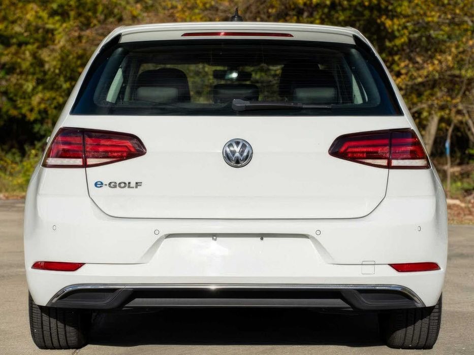 Volkswagen e-Golf SEL      2017