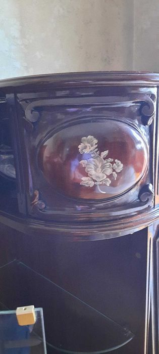 Móvel bar em mogno como novo – ideal para TV em cima