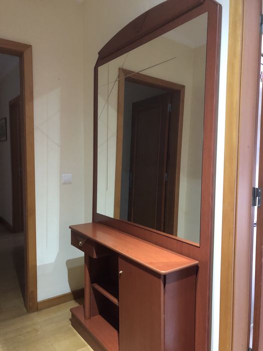 Consola com espelho