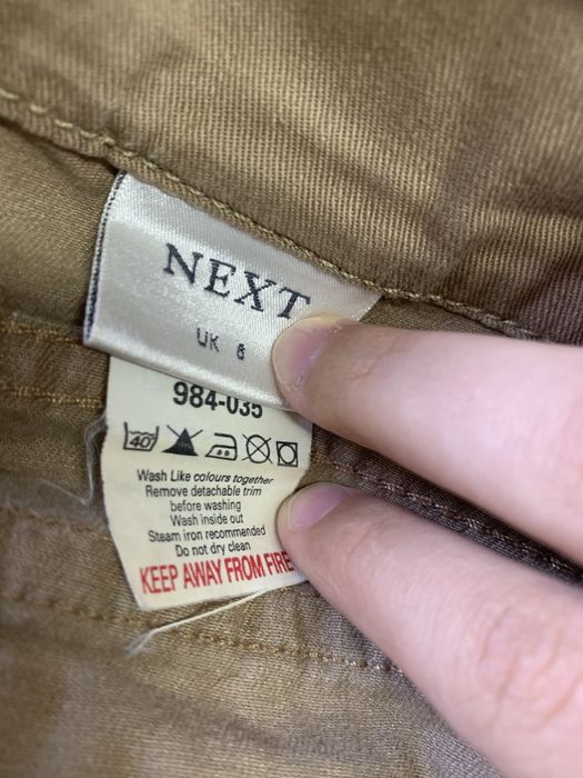 Две которкие мини-юбки