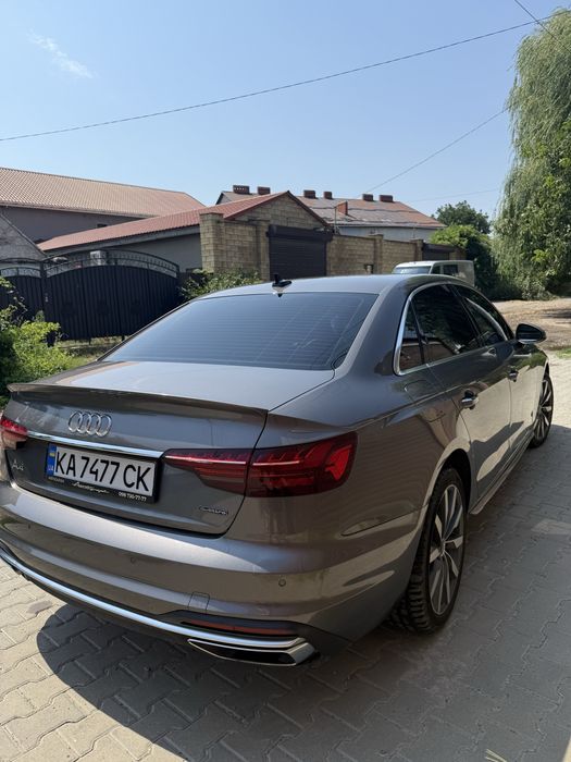 AUDI A4 2020года