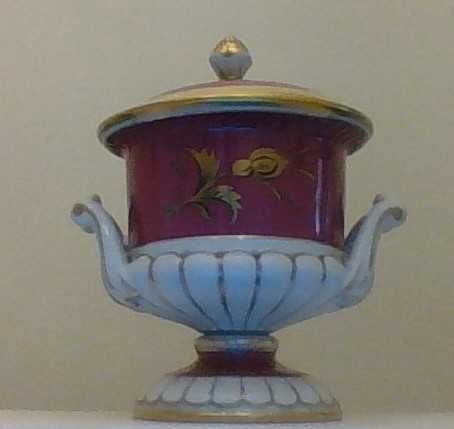 Pote decorativo, com tampa