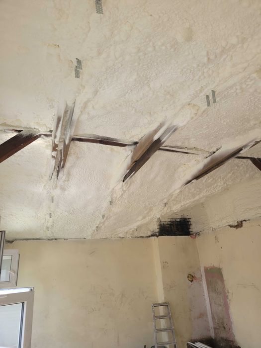 Ocieplanie piana PUR celuloza ocieplenie poddaszy izolacja domu stropu