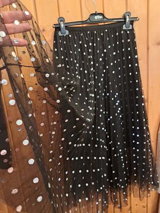 Spódnica czarna w kropki