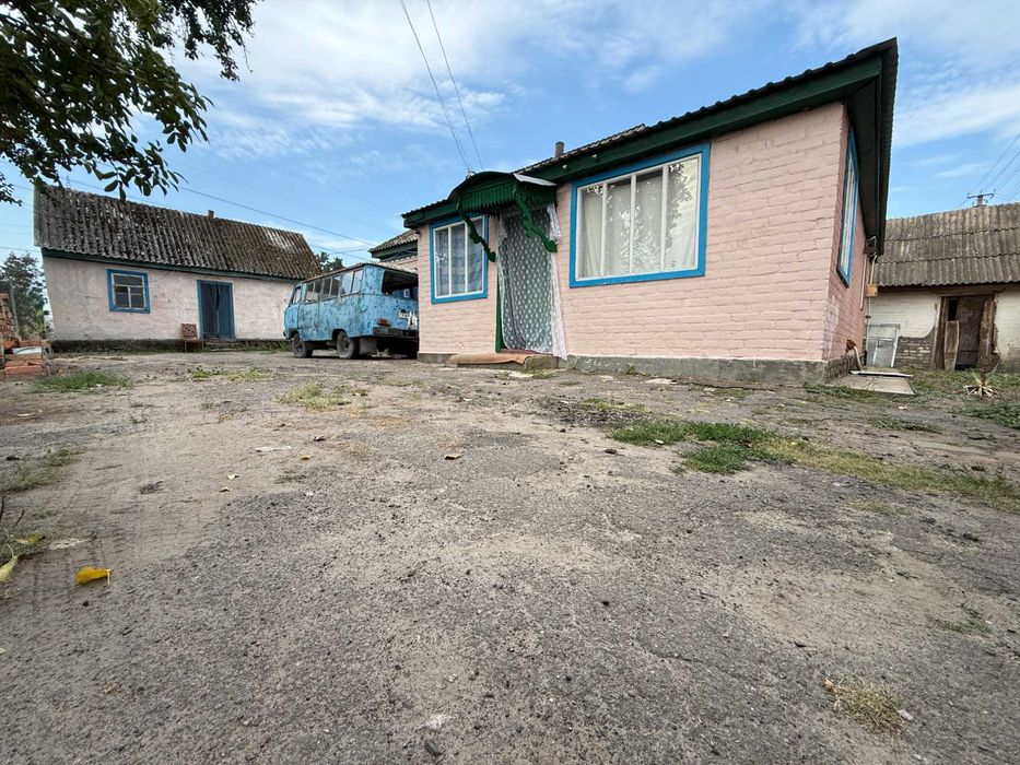 Продаж будинку в с.Руська Поляна біля лісу