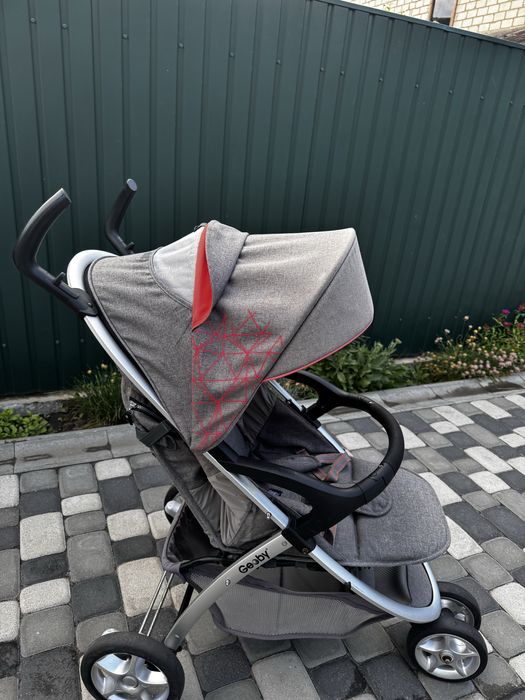 Продаю дитячу коляску Geoby C409M WGJC
