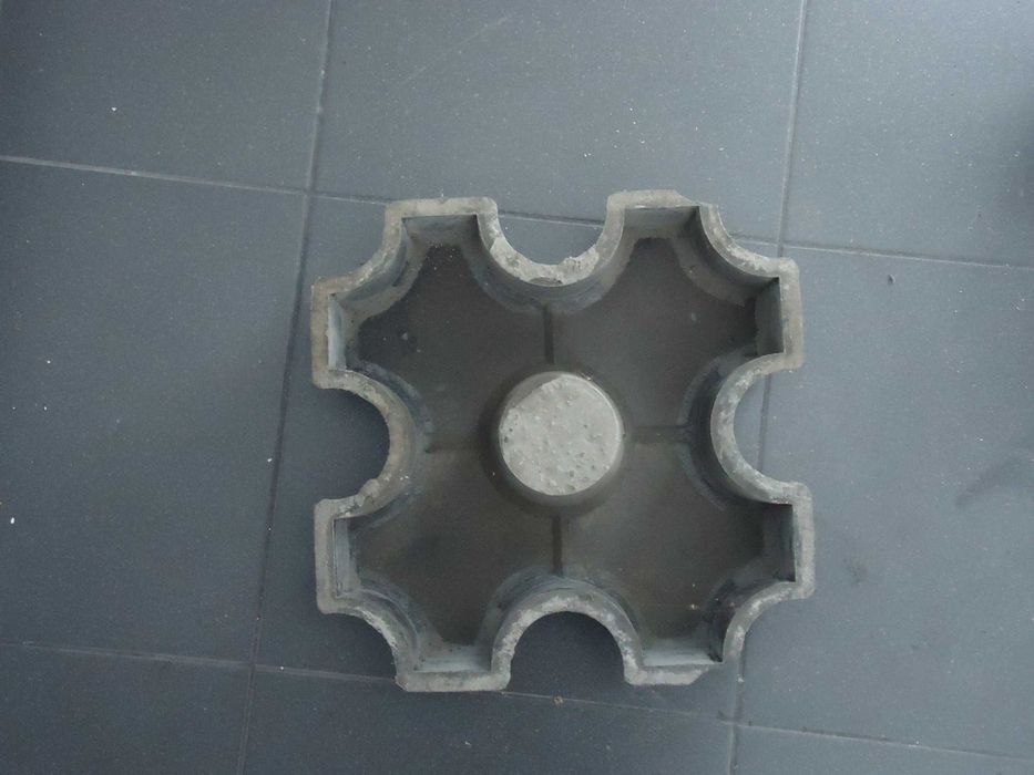 Formy brukarskie różne kształty