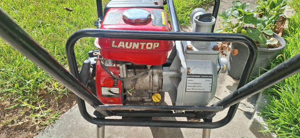 Motobomba com carrinho amovível